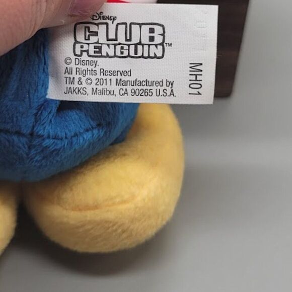 DISNEY Club Pirate Penguin Plush - Picture 3 of 5